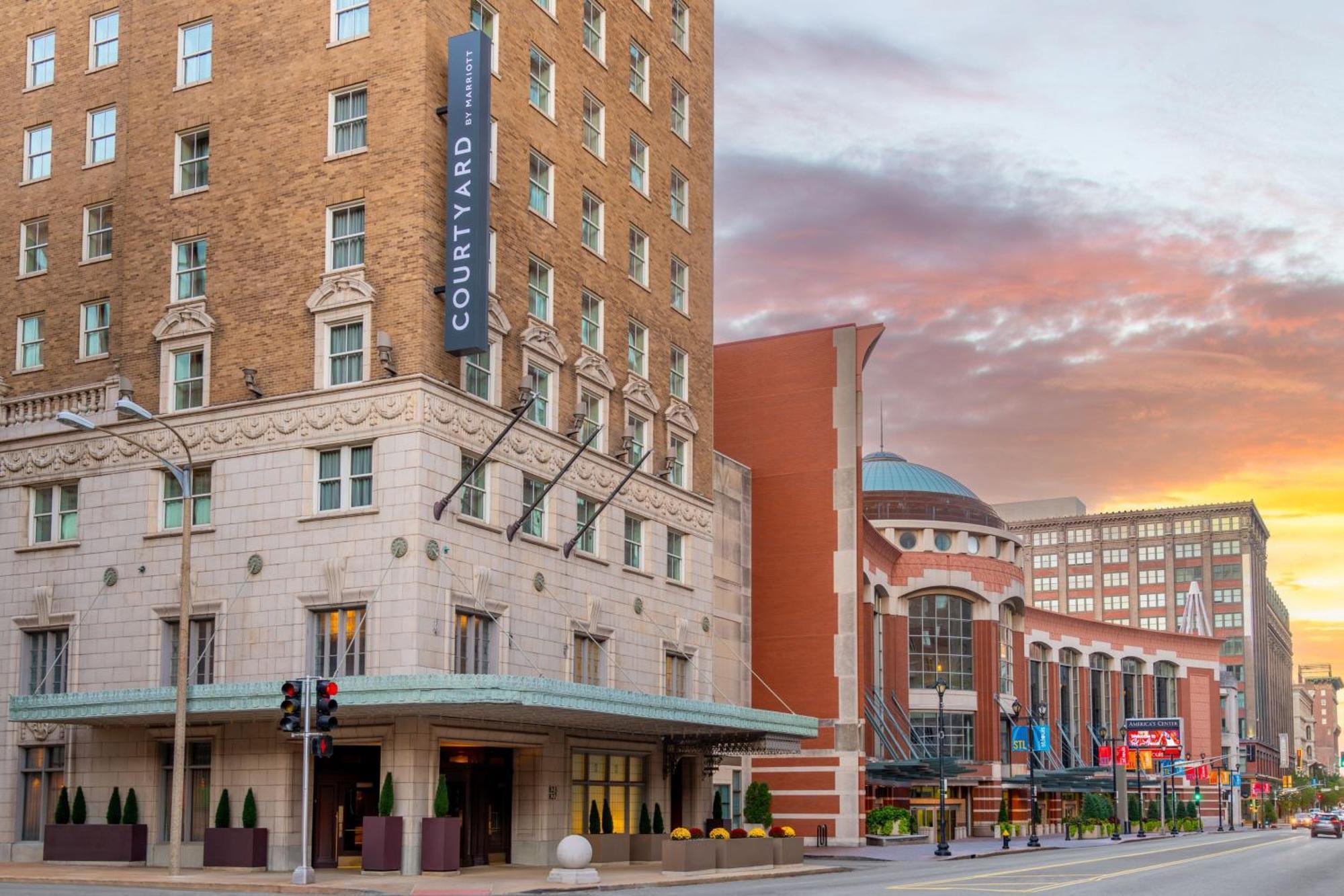 Courtyard St. Louis Downtown/Convention Center Hotel Buitenkant foto